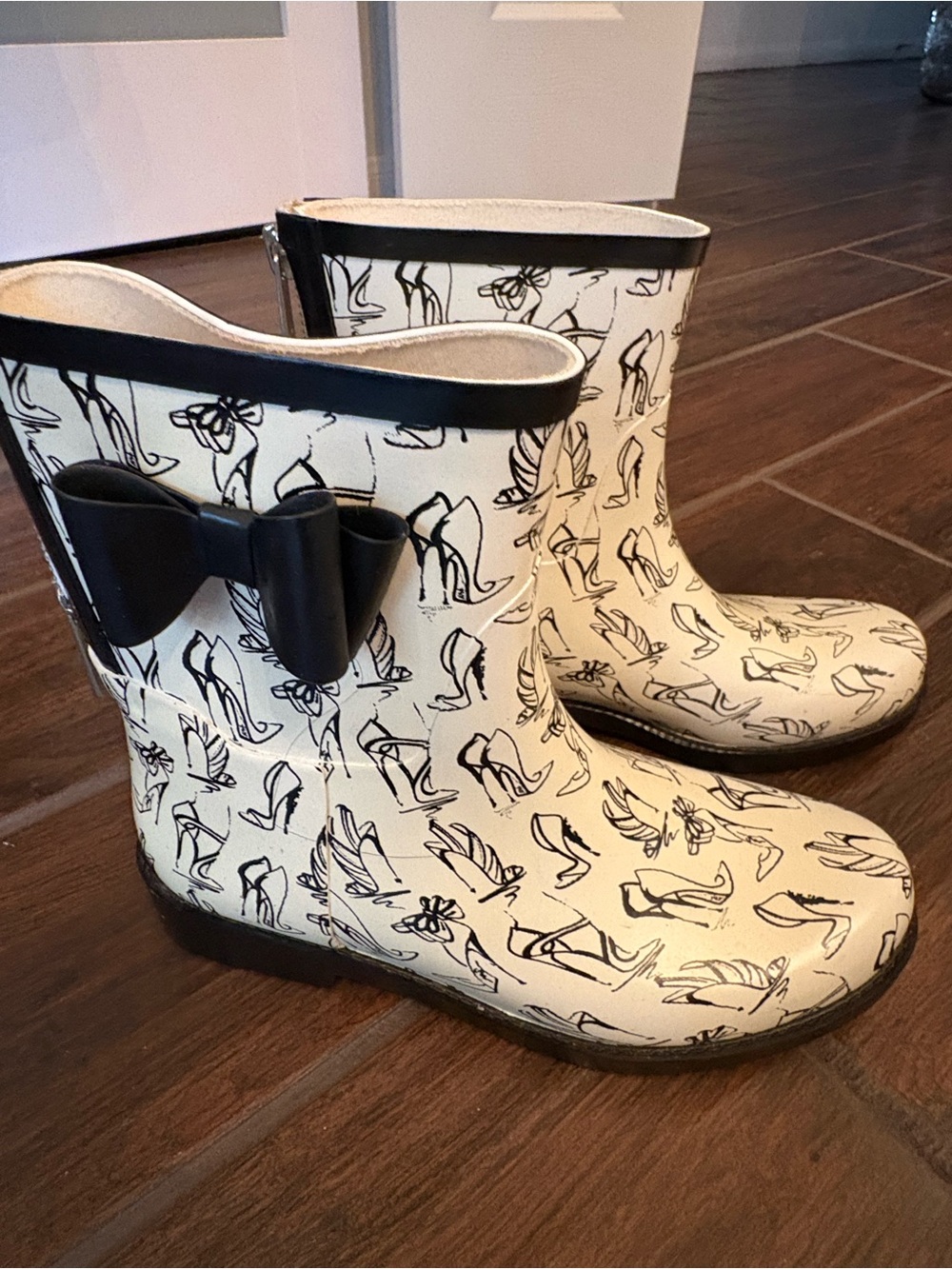 Jessica Simpson White and Black Shoe Printed Rain Boots with Bow